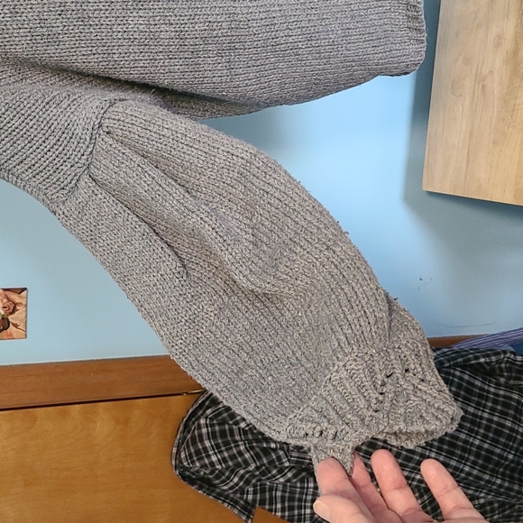 HOST PICK!! Crop Sweater - Picture 5 of 8